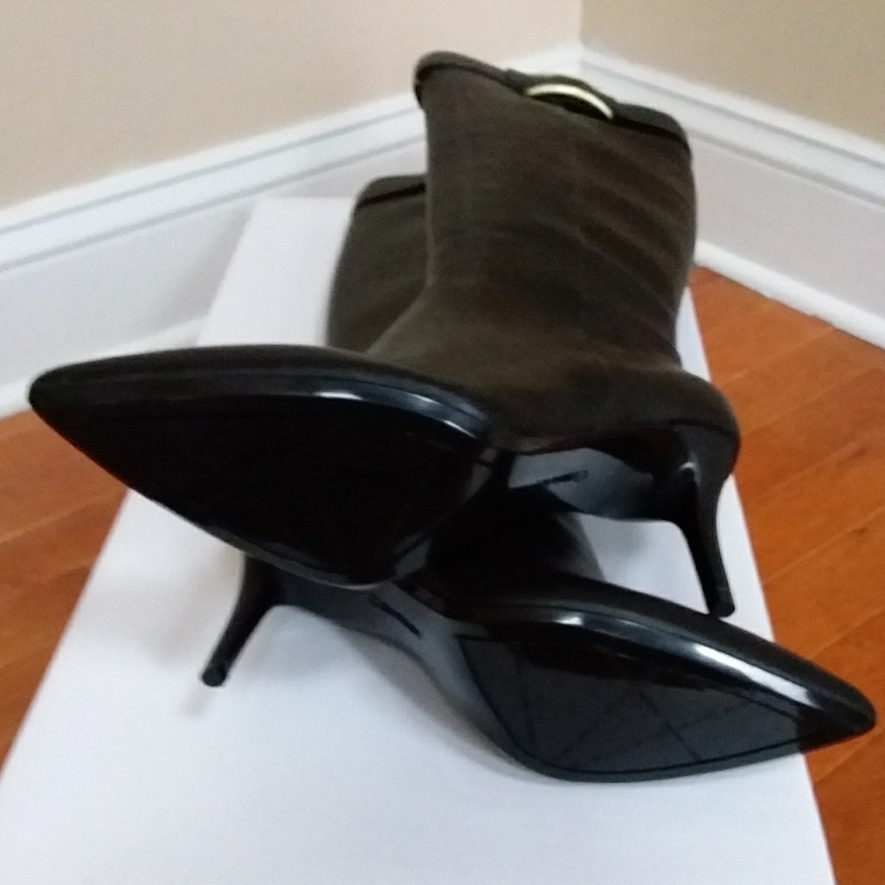 🆕️Calvin Klein Gold Hardware Leather Dress Boots - Picture 8 of 8